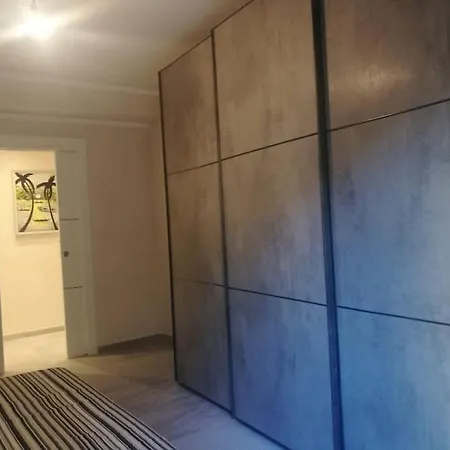 Ampia Casa Con Piacevole Giardino In Centro A شقة نولي