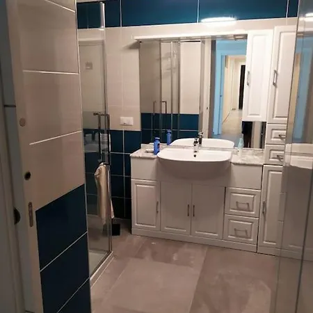 شقة Ampia Casa Con Piacevole Giardino In Centro A *