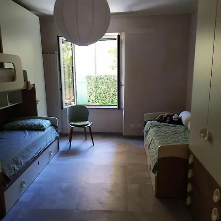 Ampia Casa Con Piacevole Giardino In Centro A * Noli